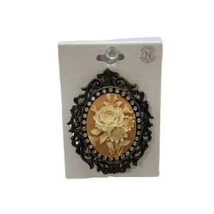 VTG STYLE Flower Cameo Brooch Metal Filigree Carved Noblesse Collection 2003 New